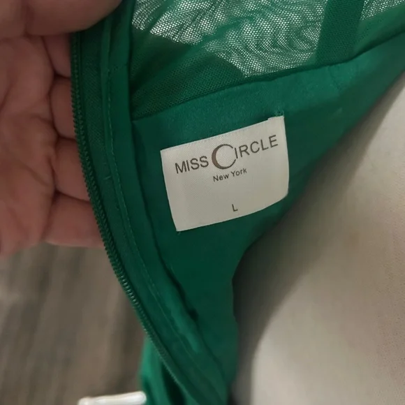 Miss Circle evening dress - Picture 3 of 6